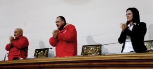 La bancada oficialista le hace falta un voto para poder aprobar poderes especiales.(Foto: Prensa AN)