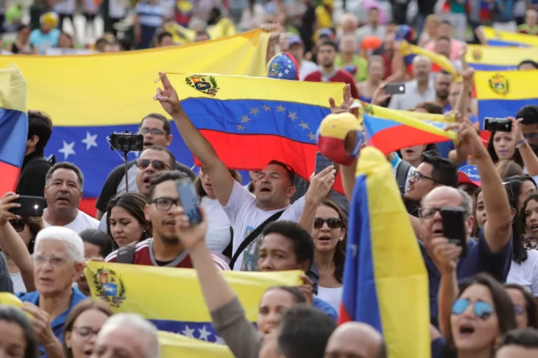Protestors demonstrate against Venezuela’s President Nicolás Maduro’s government at Plaza Bolivar in Lima, Peru. Source: Guadalupe Pardo/Reuters.